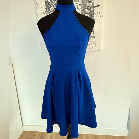 Dresses & Skirts - Elegant Blue Halter Dress